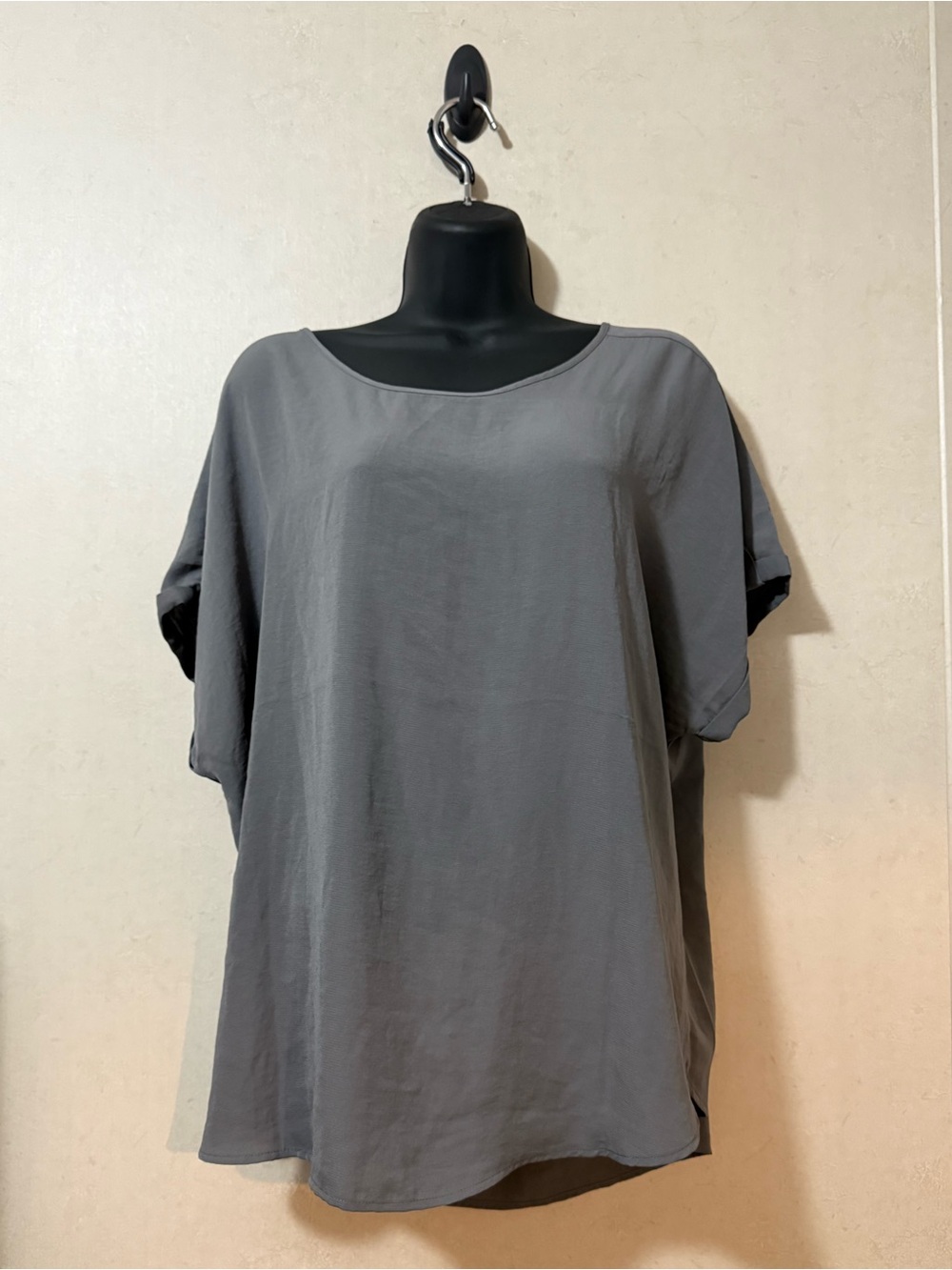 Maurices Gray Blouse – Size XL – Lightweight Flowy Top (NWT)